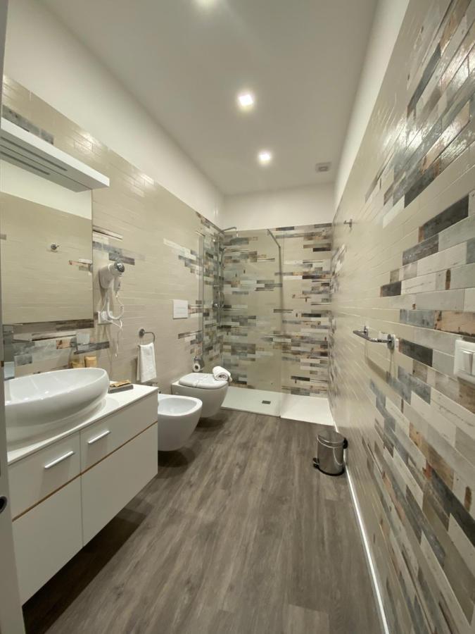 Star Suite Tarente Buitenkant foto